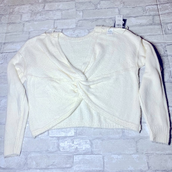 HOLLISTER: COZY REVERSIBLE TWISTED CROPPED SWEATER - Picture 5 of 8